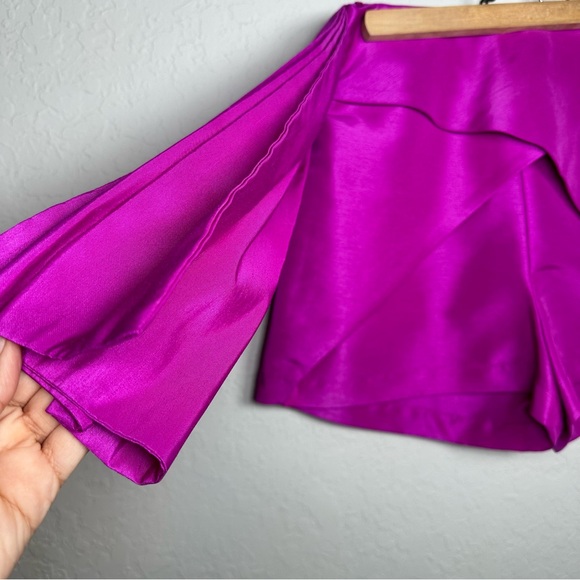 PAPER LONDON VIBRANT FUCHSIA MINI SHORTS IN SHIMMERY TAFFETA - Picture 4 of 7